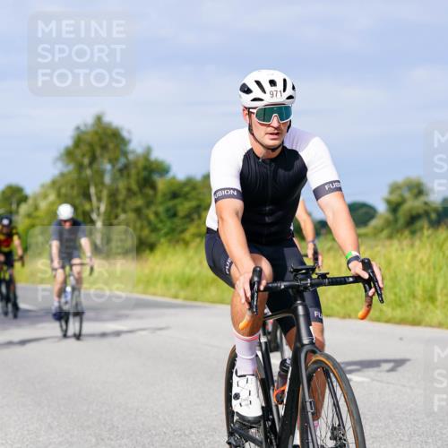 31.08.2025 - Elbe Triathlon Hamburg Michael Burmester http://msf.ph/oto/8676163 31.08.2025 10:22:59 Radfahren 698, 747, 762, 792, 805, 871, 942, 963, 971, 978, 995, 1063, 1067, 1106 meine-sportfotos.de