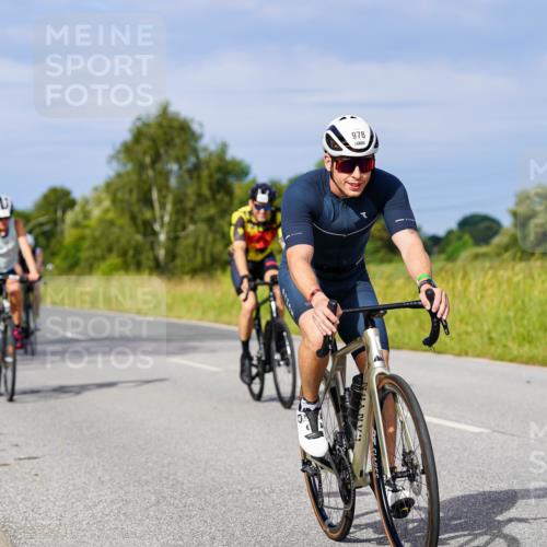 31.08.2025 - Elbe Triathlon Hamburg Michael Burmester http://msf.ph/oto/8676172 31.08.2025 10:23:00 Radfahren 698, 747, 762, 792, 805, 871, 942, 971, 978, 995, 1063, 1067, 1106 meine-sportfotos.de