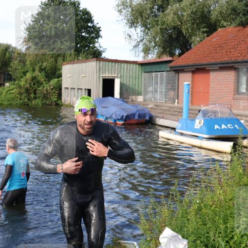31.08.2025 - Elbe Triathlon Hamburg Luisa Fischer http://msf.ph/oto/8676177 31.08.2025 09:05:38 Schwimmen 596, 672 meine-sportfotos.de