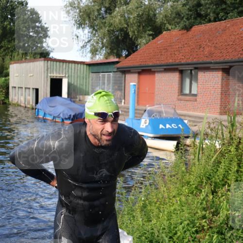 31.08.2025 - Elbe Triathlon Hamburg Luisa Fischer http://msf.ph/oto/8676180 31.08.2025 09:05:39 Schwimmen 596, 672 meine-sportfotos.de