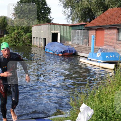 31.08.2025 - Elbe Triathlon Hamburg Luisa Fischer http://msf.ph/oto/8676183 31.08.2025 09:05:45 Schwimmen 420, 547, 596 meine-sportfotos.de