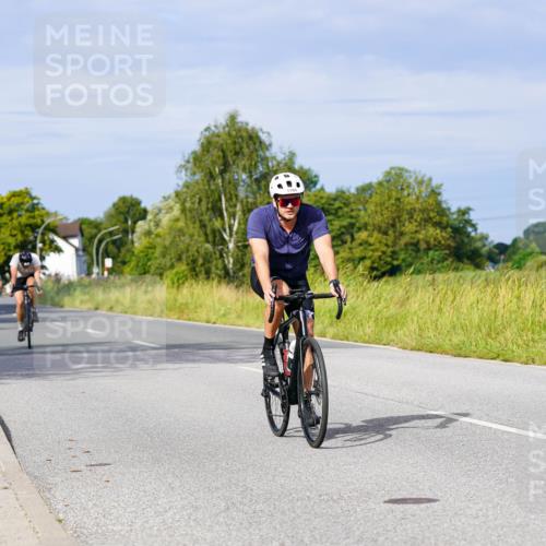 31.08.2025 - Elbe Triathlon Hamburg Michael Burmester http://msf.ph/oto/8676188 31.08.2025 10:23:04 Radfahren 698, 762, 792, 981, 995, 996, 1049, 1077, 1106 meine-sportfotos.de