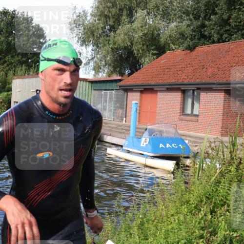 31.08.2025 - Elbe Triathlon Hamburg Luisa Fischer http://msf.ph/oto/8676191 31.08.2025 09:05:47 Schwimmen 420, 547, 596 meine-sportfotos.de