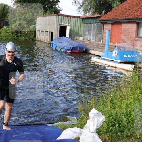 31.08.2025 - Elbe Triathlon Hamburg Luisa Fischer http://msf.ph/oto/8676195 31.08.2025 09:05:50 Schwimmen 420, 463, 547 meine-sportfotos.de