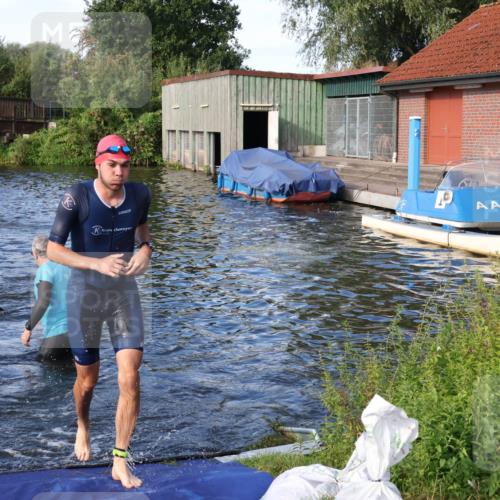 31.08.2025 - Elbe Triathlon Hamburg Luisa Fischer http://msf.ph/oto/8676205 31.08.2025 09:05:54 Schwimmen 420, 463, 517, 547 meine-sportfotos.de