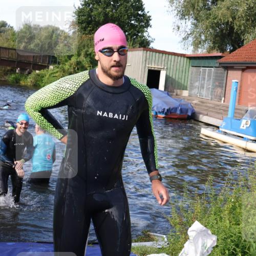 31.08.2025 - Elbe Triathlon Hamburg Luisa Fischer http://msf.ph/oto/8676214 31.08.2025 09:05:59 Schwimmen 447, 463, 517 meine-sportfotos.de