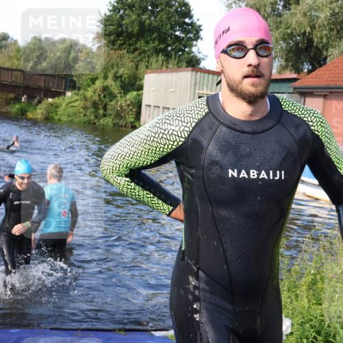 31.08.2025 - Elbe Triathlon Hamburg Luisa Fischer http://msf.ph/oto/8676215 31.08.2025 09:05:59 Schwimmen 447, 463, 517 meine-sportfotos.de