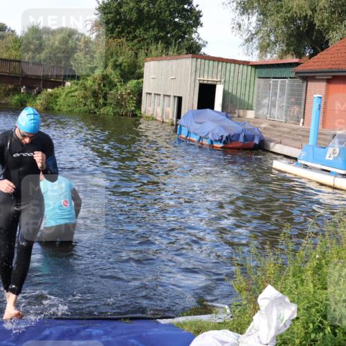 31.08.2025 - Elbe Triathlon Hamburg Luisa Fischer http://msf.ph/oto/8676222 31.08.2025 09:06:01 Schwimmen 447, 463, 517, 645 meine-sportfotos.de