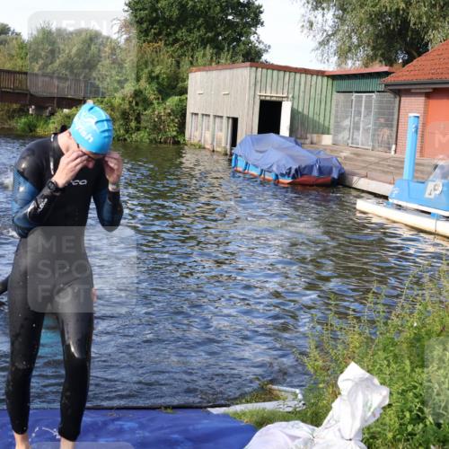 31.08.2025 - Elbe Triathlon Hamburg Luisa Fischer http://msf.ph/oto/8676227 31.08.2025 09:06:02 Schwimmen 447, 463, 517, 645 meine-sportfotos.de