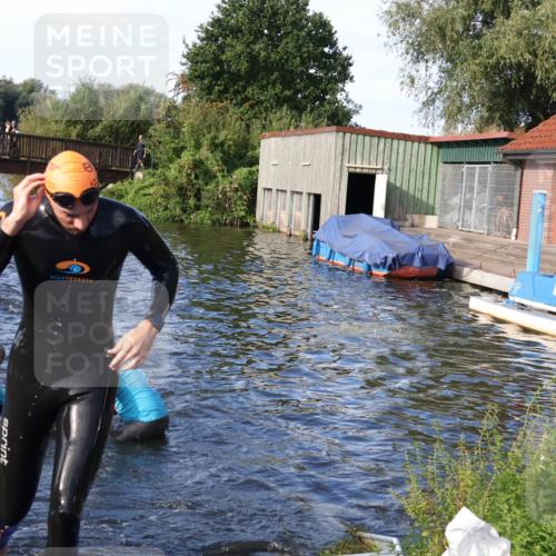 31.08.2025 - Elbe Triathlon Hamburg Luisa Fischer http://msf.ph/oto/8676237 31.08.2025 09:06:07 Schwimmen 410, 447, 645 meine-sportfotos.de