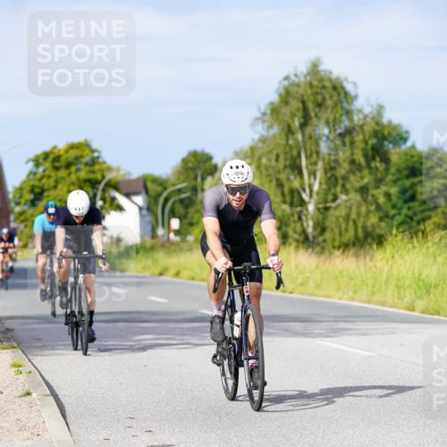 31.08.2025 - Elbe Triathlon Hamburg Michael Burmester http://msf.ph/oto/8676250 31.08.2025 10:23:18 Radfahren 922, 965, 989, 1016, 1056, 1086, 1107 meine-sportfotos.de