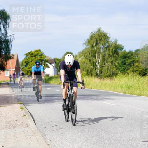 31.08.2025 - Elbe Triathlon Hamburg Michael Burmester http://msf.ph/oto/8676255 31.08.2025 10:23:19 Radfahren 922, 965, 989, 1016, 1056, 1086, 1088, 1107 meine-sportfotos.de