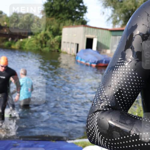 31.08.2025 - Elbe Triathlon Hamburg Luisa Fischer http://msf.ph/oto/8676273 31.08.2025 09:06:22 Schwimmen 416, 524, 530, 598 meine-sportfotos.de