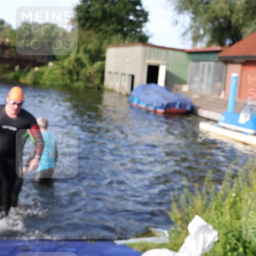 31.08.2025 - Elbe Triathlon Hamburg Luisa Fischer http://msf.ph/oto/8676275 31.08.2025 09:06:23 Schwimmen 416, 524, 530, 598 meine-sportfotos.de