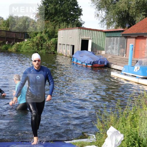 31.08.2025 - Elbe Triathlon Hamburg Luisa Fischer http://msf.ph/oto/8676289 31.08.2025 09:06:28 Schwimmen 416, 530, 537 meine-sportfotos.de
