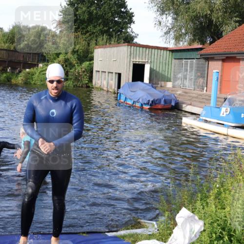 31.08.2025 - Elbe Triathlon Hamburg Luisa Fischer http://msf.ph/oto/8676295 31.08.2025 09:06:29 Schwimmen 530, 537 meine-sportfotos.de
