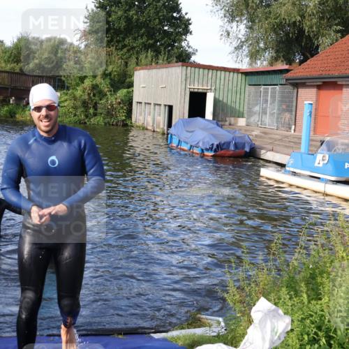 31.08.2025 - Elbe Triathlon Hamburg Luisa Fischer http://msf.ph/oto/8676296 31.08.2025 09:06:29 Schwimmen 530, 537 meine-sportfotos.de