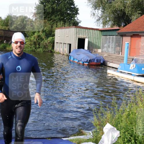 31.08.2025 - Elbe Triathlon Hamburg Luisa Fischer http://msf.ph/oto/8676297 31.08.2025 09:06:30 Schwimmen 530, 537 meine-sportfotos.de