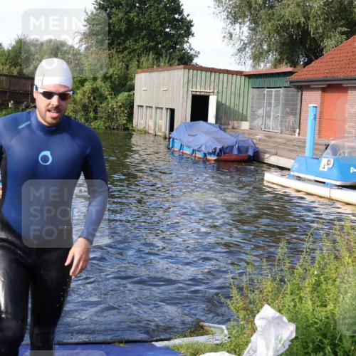 31.08.2025 - Elbe Triathlon Hamburg Luisa Fischer http://msf.ph/oto/8676300 31.08.2025 09:06:30 Schwimmen 530, 537 meine-sportfotos.de