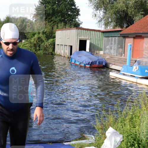 31.08.2025 - Elbe Triathlon Hamburg Luisa Fischer http://msf.ph/oto/8676301 31.08.2025 09:06:30 Schwimmen 530, 537 meine-sportfotos.de