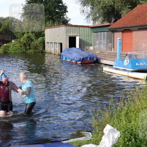 31.08.2025 - Elbe Triathlon Hamburg Luisa Fischer http://msf.ph/oto/8676320 31.08.2025 09:06:57 Schwimmen 391, 508, 526 meine-sportfotos.de