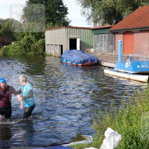31.08.2025 - Elbe Triathlon Hamburg Luisa Fischer http://msf.ph/oto/8676321 31.08.2025 09:06:58 Schwimmen 391, 508, 526 meine-sportfotos.de