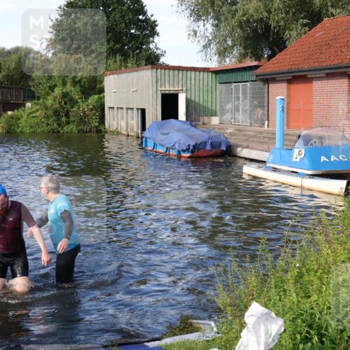 31.08.2025 - Elbe Triathlon Hamburg Luisa Fischer http://msf.ph/oto/8676323 31.08.2025 09:06:58 Schwimmen 391, 508, 526 meine-sportfotos.de