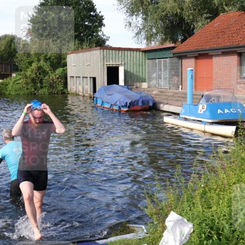 31.08.2025 - Elbe Triathlon Hamburg Luisa Fischer http://msf.ph/oto/8676334 31.08.2025 09:07:00 Schwimmen 391, 508, 526 meine-sportfotos.de