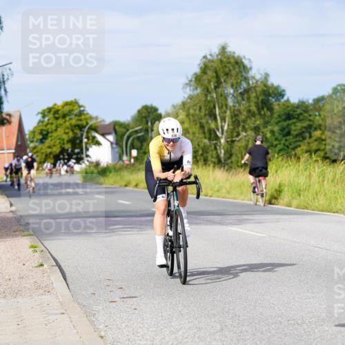 31.08.2025 - Elbe Triathlon Hamburg Michael Burmester http://msf.ph/oto/8676335 31.08.2025 10:23:40 Radfahren 836, 945, 1065, 1095 meine-sportfotos.de