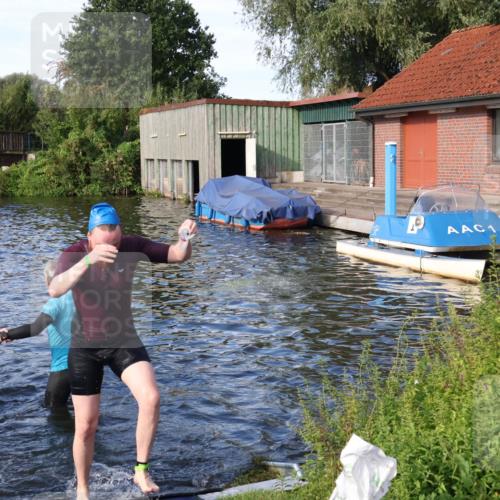 31.08.2025 - Elbe Triathlon Hamburg Luisa Fischer http://msf.ph/oto/8676337 31.08.2025 09:07:01 Schwimmen 391, 508, 526 meine-sportfotos.de