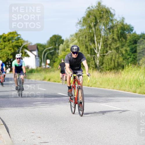 31.08.2025 - Elbe Triathlon Hamburg Michael Burmester http://msf.ph/oto/8676346 31.08.2025 10:23:43 Radfahren 836, 945, 1065, 1091, 1095 meine-sportfotos.de
