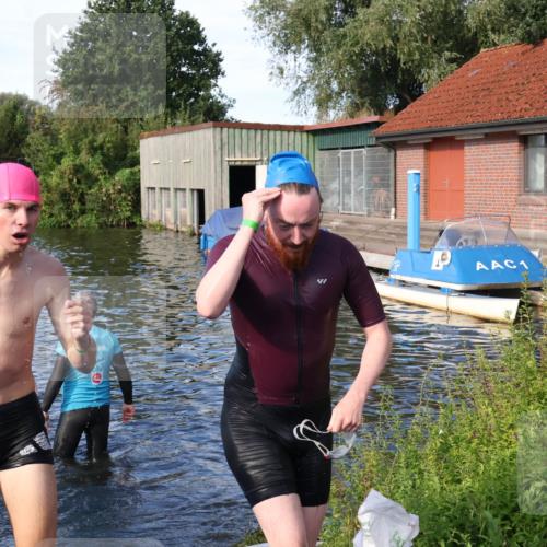 31.08.2025 - Elbe Triathlon Hamburg Luisa Fischer http://msf.ph/oto/8676347 31.08.2025 09:07:02 Schwimmen 391, 508, 526 meine-sportfotos.de