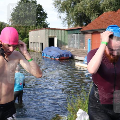 31.08.2025 - Elbe Triathlon Hamburg Luisa Fischer http://msf.ph/oto/8676349 31.08.2025 09:07:03 Schwimmen 391, 508, 526 meine-sportfotos.de