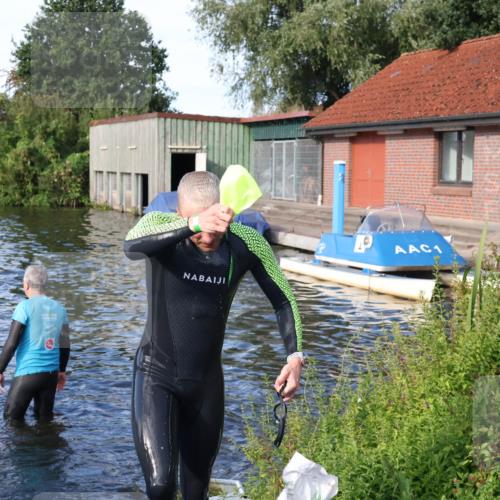 31.08.2025 - Elbe Triathlon Hamburg Luisa Fischer http://msf.ph/oto/8676354 31.08.2025 09:07:05 Schwimmen 391, 508, 526 meine-sportfotos.de