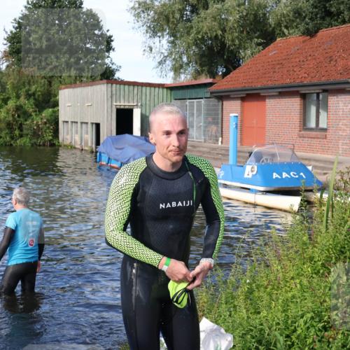 31.08.2025 - Elbe Triathlon Hamburg Luisa Fischer http://msf.ph/oto/8676355 31.08.2025 09:07:06 Schwimmen 391, 508, 510, 526 meine-sportfotos.de