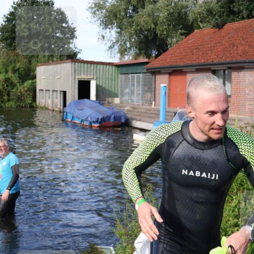 31.08.2025 - Elbe Triathlon Hamburg Luisa Fischer http://msf.ph/oto/8676360 31.08.2025 09:07:06 Schwimmen 391, 508, 510, 526 meine-sportfotos.de