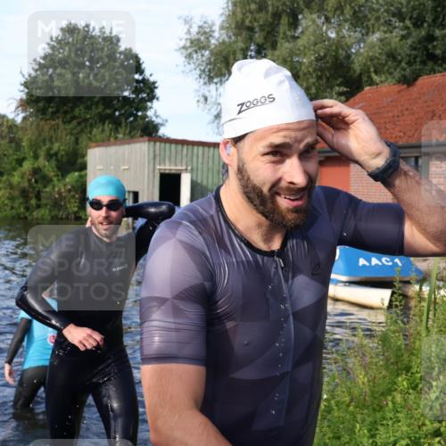 31.08.2025 - Elbe Triathlon Hamburg Luisa Fischer http://msf.ph/oto/8676369 31.08.2025 09:07:18 Schwimmen 388, 482, 510 meine-sportfotos.de