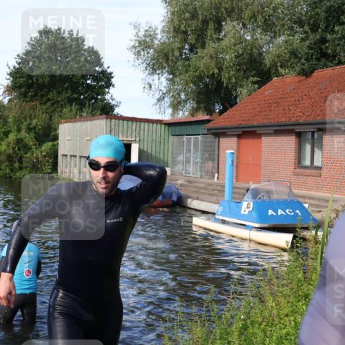 31.08.2025 - Elbe Triathlon Hamburg Luisa Fischer http://msf.ph/oto/8676371 31.08.2025 09:07:18 Schwimmen 388, 482, 510 meine-sportfotos.de