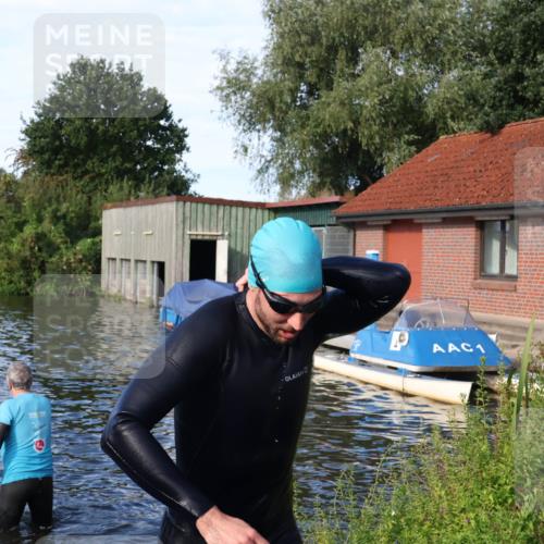31.08.2025 - Elbe Triathlon Hamburg Luisa Fischer http://msf.ph/oto/8676372 31.08.2025 09:07:18 Schwimmen 388, 482, 510 meine-sportfotos.de