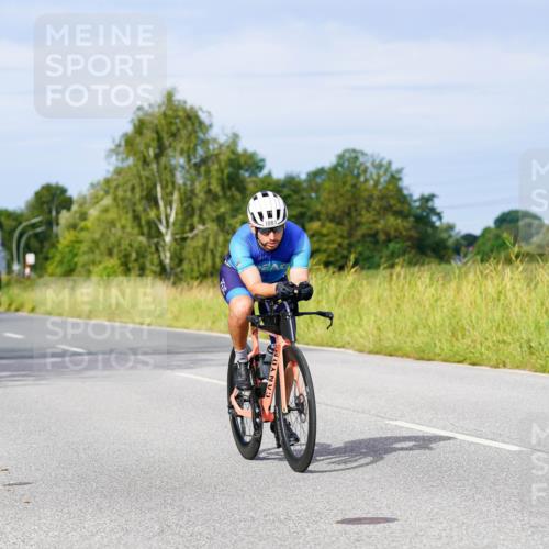 31.08.2025 - Elbe Triathlon Hamburg Michael Burmester http://msf.ph/oto/8676377 31.08.2025 10:23:48 Radfahren 704, 818, 945, 1091, 1095, 1109 meine-sportfotos.de