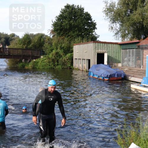 31.08.2025 - Elbe Triathlon Hamburg Luisa Fischer http://msf.ph/oto/8676382 31.08.2025 09:07:27 Schwimmen 388, 405, 618 meine-sportfotos.de