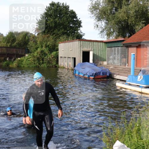 31.08.2025 - Elbe Triathlon Hamburg Luisa Fischer http://msf.ph/oto/8676385 31.08.2025 09:07:27 Schwimmen 388, 405, 618 meine-sportfotos.de