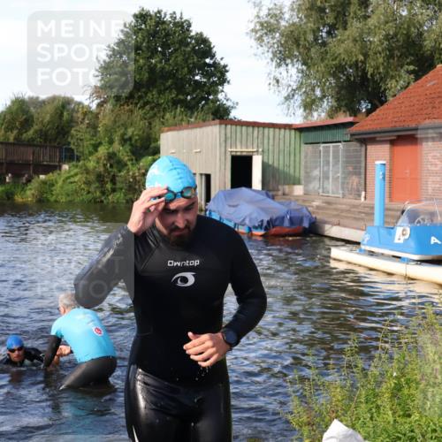 31.08.2025 - Elbe Triathlon Hamburg Luisa Fischer http://msf.ph/oto/8676394 31.08.2025 09:07:29 Schwimmen 388, 402, 405, 618 meine-sportfotos.de
