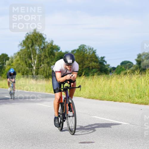 31.08.2025 - Elbe Triathlon Hamburg Michael Burmester http://msf.ph/oto/8676399 31.08.2025 10:23:53 Radfahren 704, 818, 861, 914, 926, 1031, 1043, 1109 meine-sportfotos.de