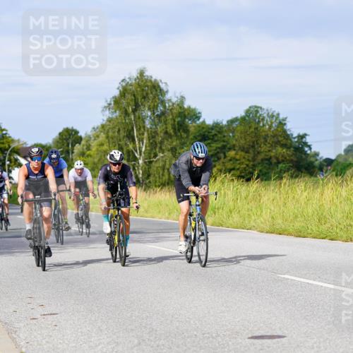 31.08.2025 - Elbe Triathlon Hamburg Michael Burmester http://msf.ph/oto/8676406 31.08.2025 10:23:55 Radfahren 704, 741, 818, 861, 914, 926, 1031, 1043, 1109 meine-sportfotos.de
