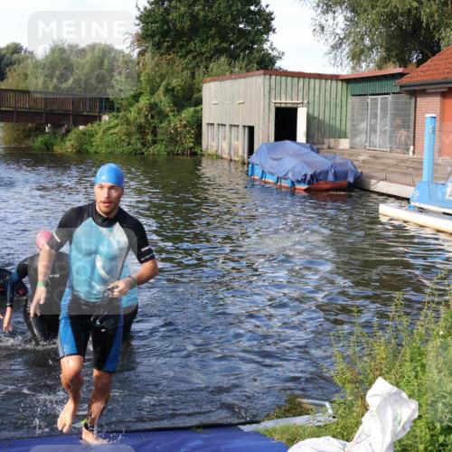 31.08.2025 - Elbe Triathlon Hamburg Luisa Fischer http://msf.ph/oto/8676407 31.08.2025 09:07:33 Schwimmen 402, 405, 487, 618 meine-sportfotos.de