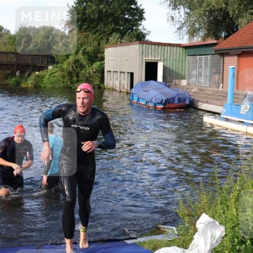 31.08.2025 - Elbe Triathlon Hamburg Luisa Fischer http://msf.ph/oto/8676417 31.08.2025 09:07:35 Schwimmen 402, 405, 487, 618 meine-sportfotos.de