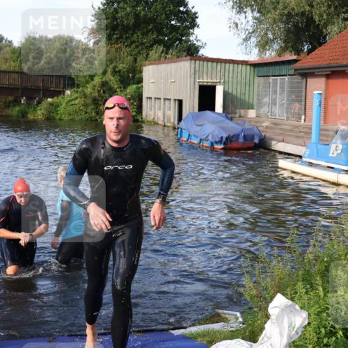 31.08.2025 - Elbe Triathlon Hamburg Luisa Fischer http://msf.ph/oto/8676419 31.08.2025 09:07:36 Schwimmen 402, 405, 487, 618 meine-sportfotos.de
