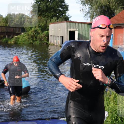 31.08.2025 - Elbe Triathlon Hamburg Luisa Fischer http://msf.ph/oto/8676424 31.08.2025 09:07:37 Schwimmen 402, 487, 618 meine-sportfotos.de