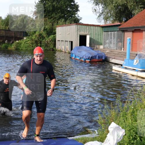 31.08.2025 - Elbe Triathlon Hamburg Luisa Fischer http://msf.ph/oto/8676428 31.08.2025 09:07:39 Schwimmen 402, 487, 618 meine-sportfotos.de